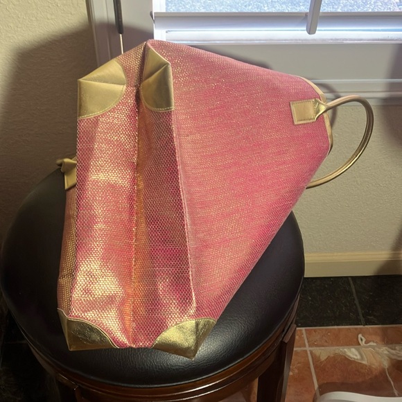 🩷💛Sunset Cove CUTE Pink & Gold Metallic Large Tote Bag W/Gold Handles NEW!! - Picture 5 of 6